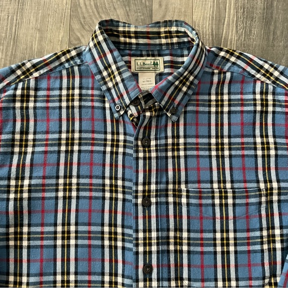 LL Bean Scotch Plaid Flannel Shirt # 228061
Blue/Black/White/Red
Men’s Medium - Picture 3 of 6